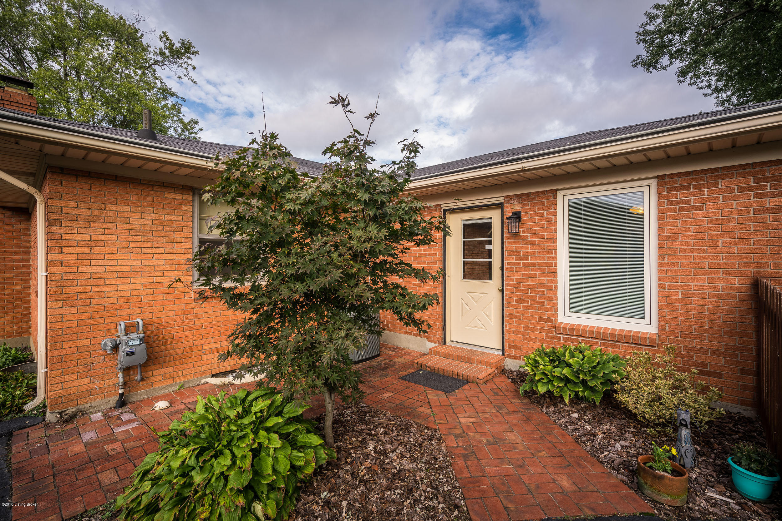 9010 Waltlee Rd-05