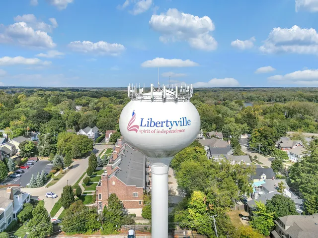 $225,000 | 208 West Ellis Avenue, Libertyville, IL 60048