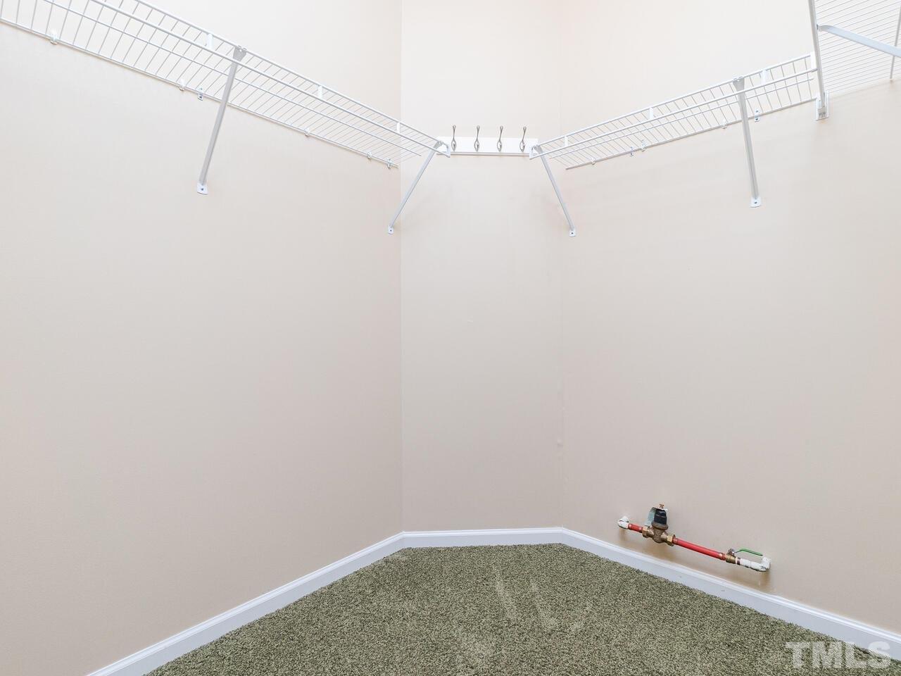 2539 Asher View Court Raleigh, NC 27606 - Photo 12 of 24 Gallery Image 12