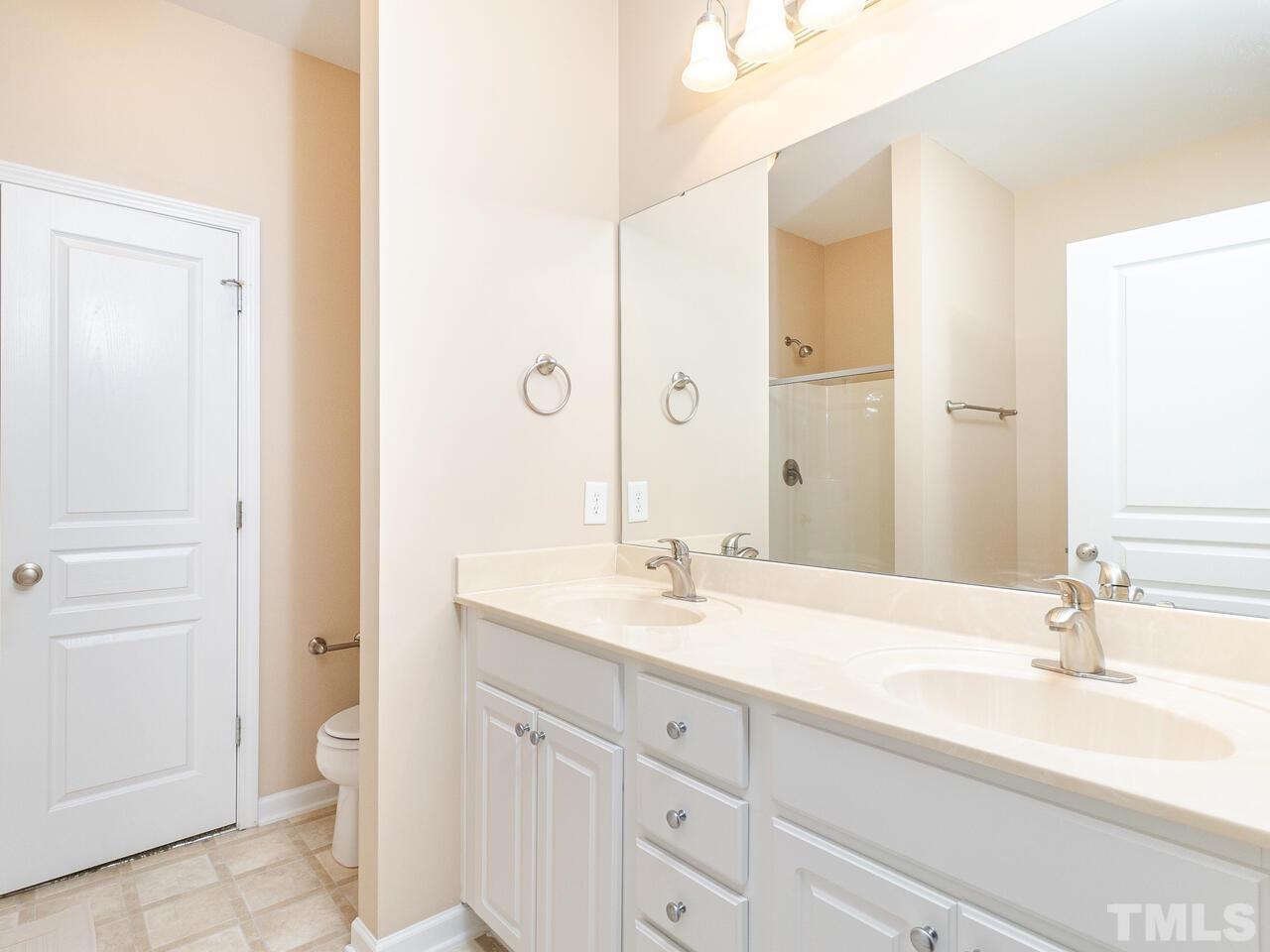 2539 Asher View Court Raleigh, NC 27606 - Photo 13 of 24 Gallery Image 13