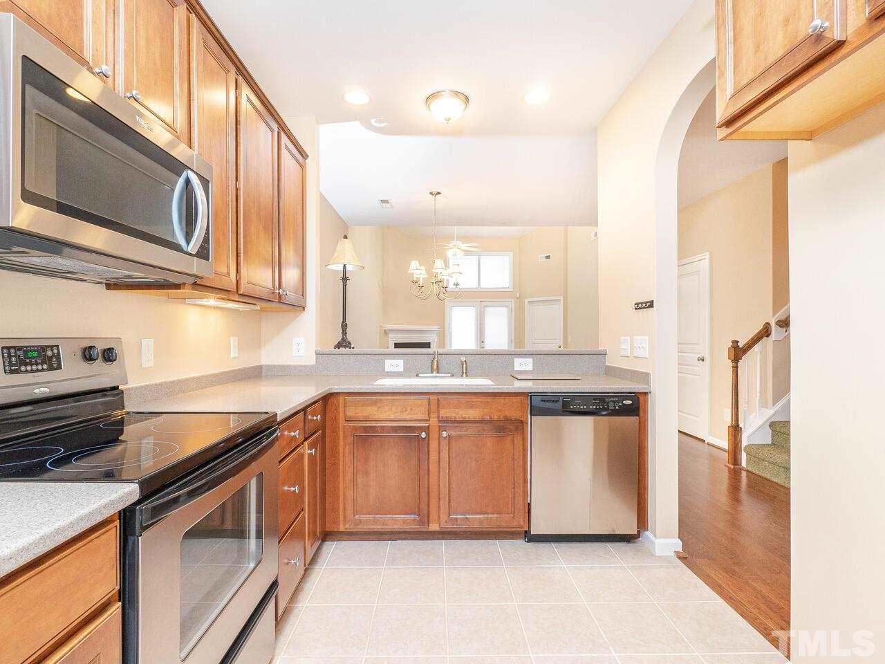 2539 Asher View Court Raleigh, NC 27606 - Photo 6 of 24 Gallery Image 6
