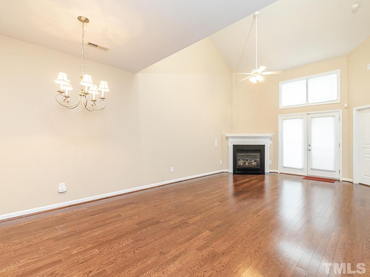 2539 Asher View Court Raleigh, NC 27606 - Photo 7 of 24 Gallery Image 7