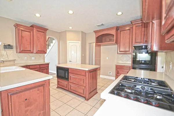 $3,999 | 5926 Solar Point Lane, Houston, TX 77041