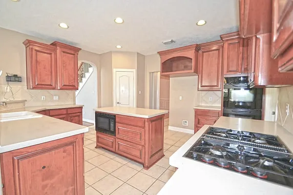 $3,999 | 5926 Solar Point Lane, Houston, TX 77041