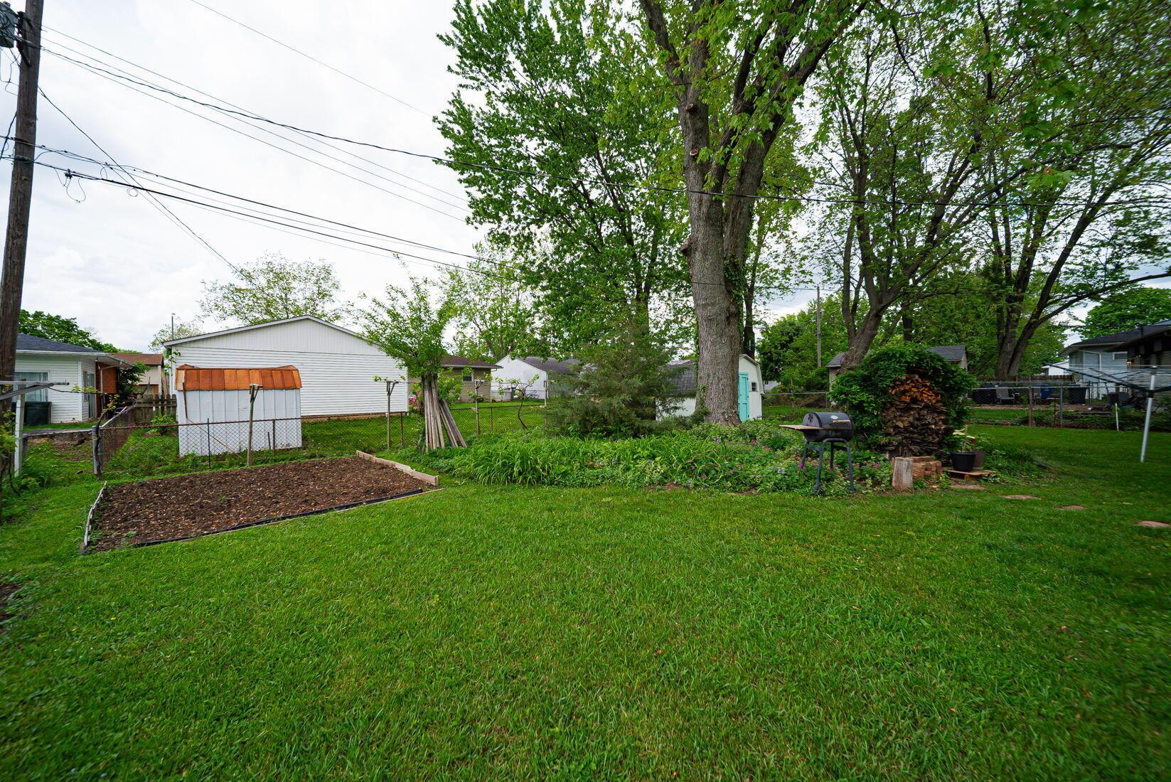 6241 Faircrest Road Columbus, OH 43229 - Photo 28 of 33 Rear exterior Yard