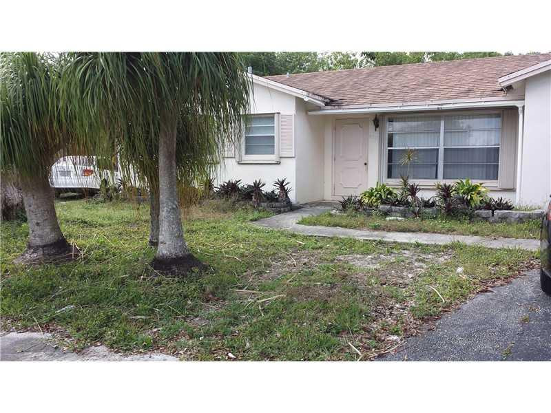 9771 Southwest 3rd Place Boca Raton, FL 33428 - Photo 3 of 3 Exterior Front