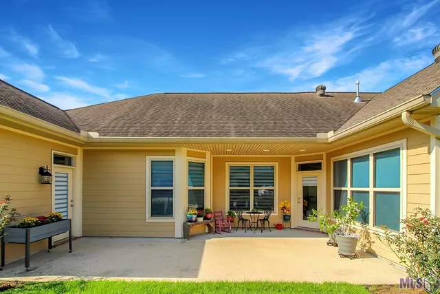 $299,000 | 7111 Village Maison Court, Unit 17, Baton Rouge, LA 70809