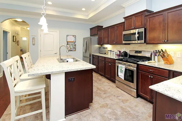 $299,000 | 7111 Village Maison Court, Unit 17, Baton Rouge, LA 70809