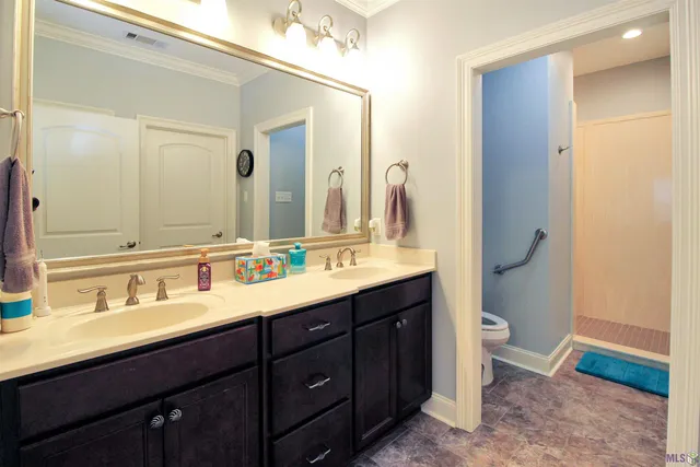 $299,000 | 7111 Village Maison Court, Unit 17, Baton Rouge, LA 70809