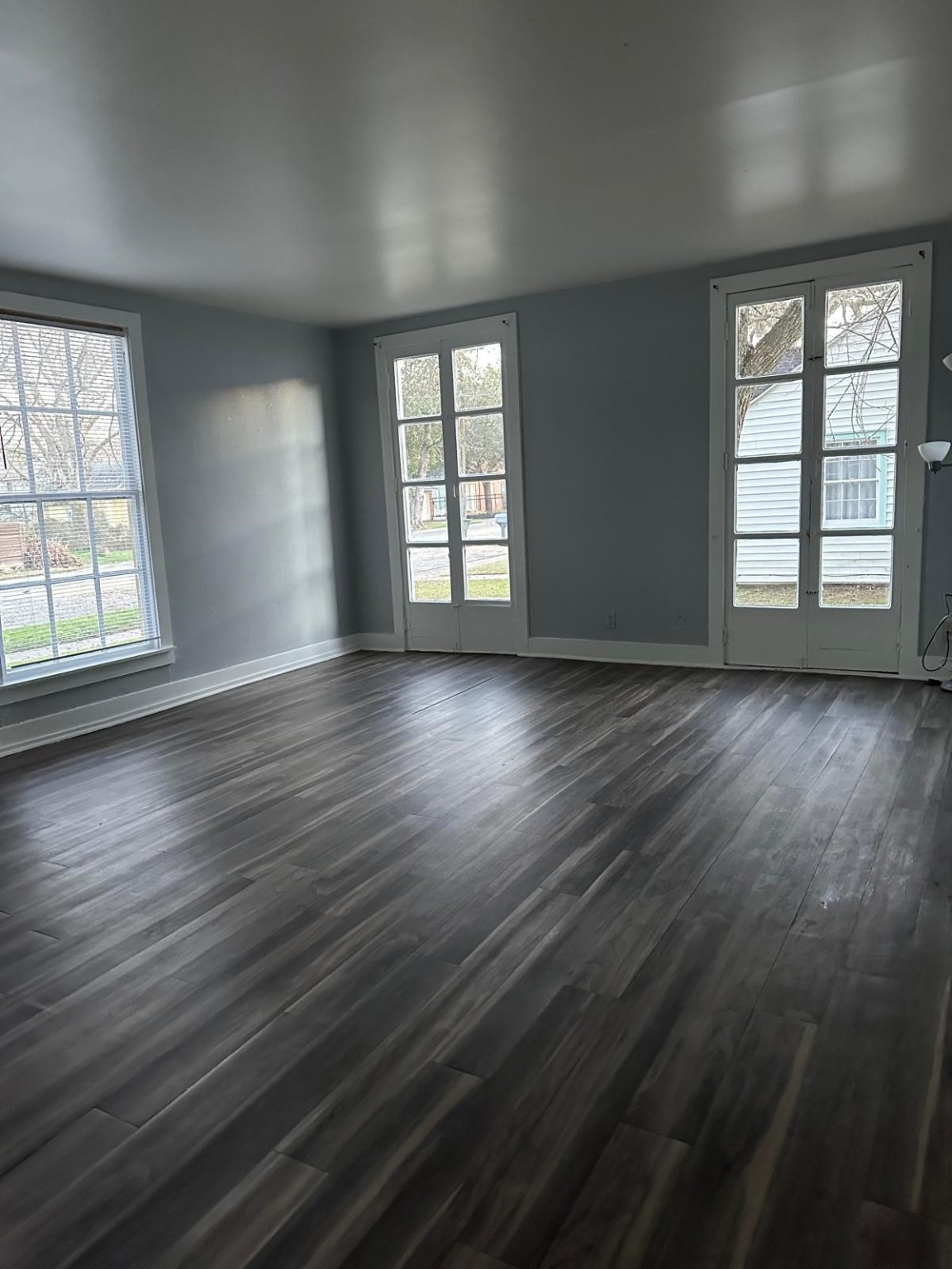 800 Travis Street, Unit LIVEOAK Columbus, TX 78934 - Photo 2 of 9 Spacious Living Room