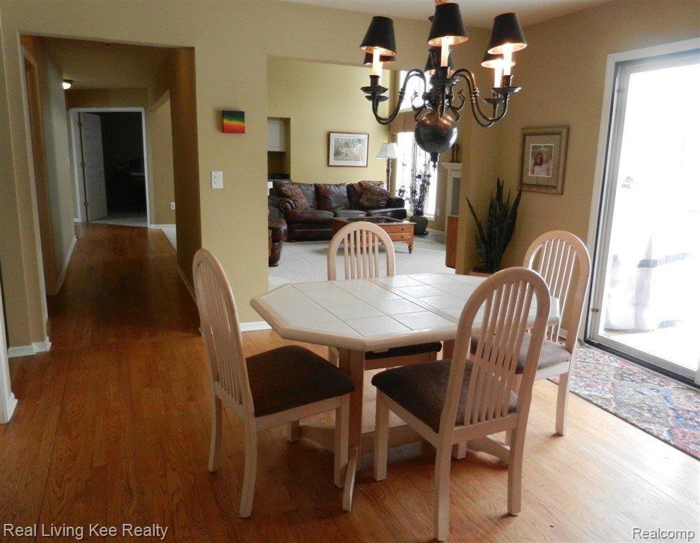 4181 Oak Tree Circle Rochester, MI 48306 - Photo 6 of 21 Breakfast Nook.JPG