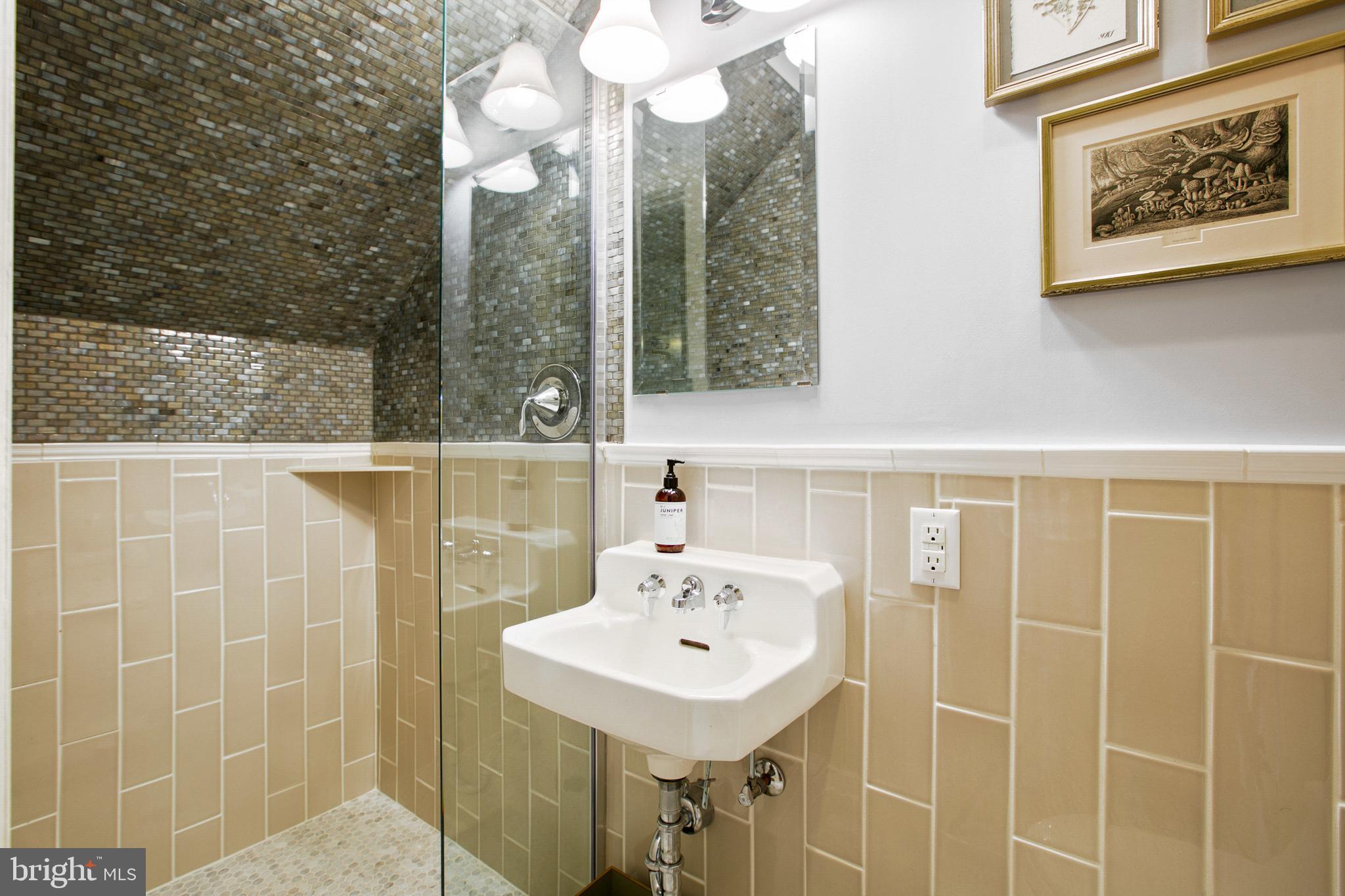 2 Englewood Road Baltimore, MD 21210 - Photo 27 of 55