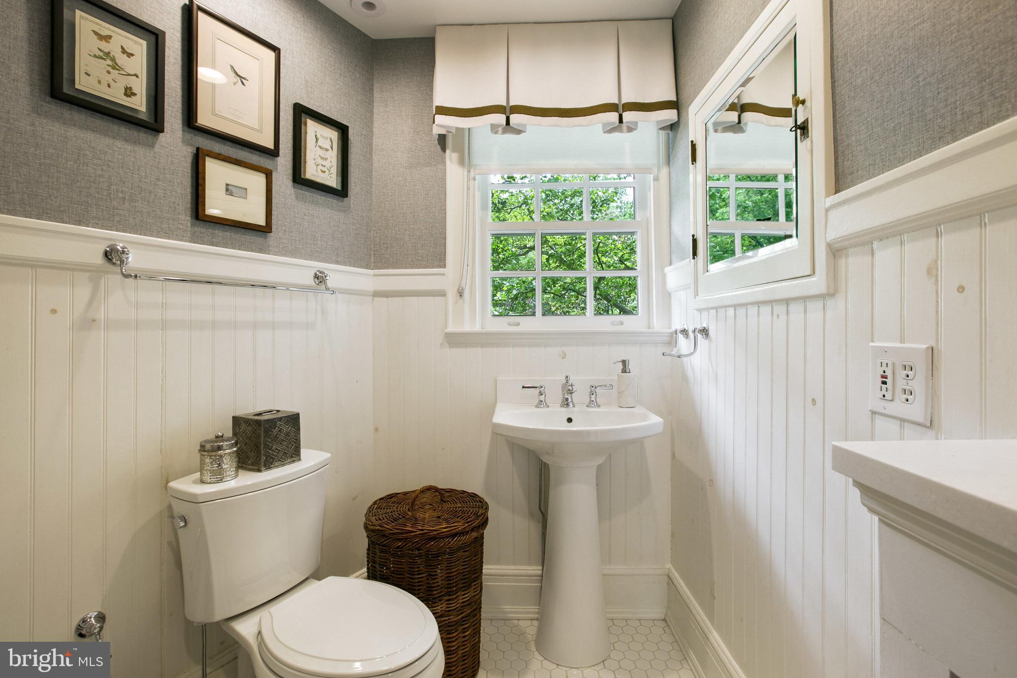 2 Englewood Road Baltimore, MD 21210 - Photo 38 of 55