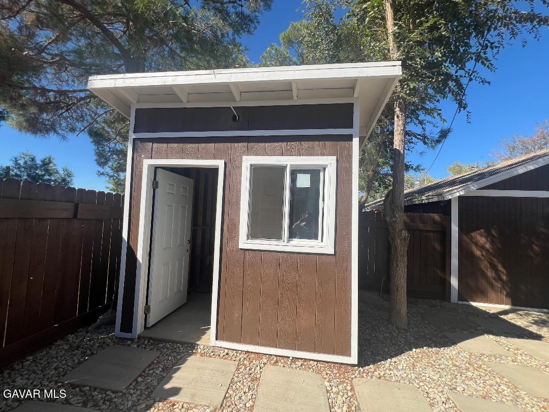 43119 7th Street East, Unit A 1/2 Lancaster, CA 93535 - Photo 10 of 11 a view of outdoor space