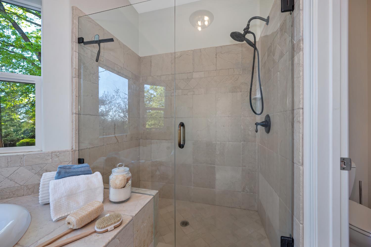 20312 Wolf Creek Road Grass Valley, CA 95949 - Photo 14 of 58