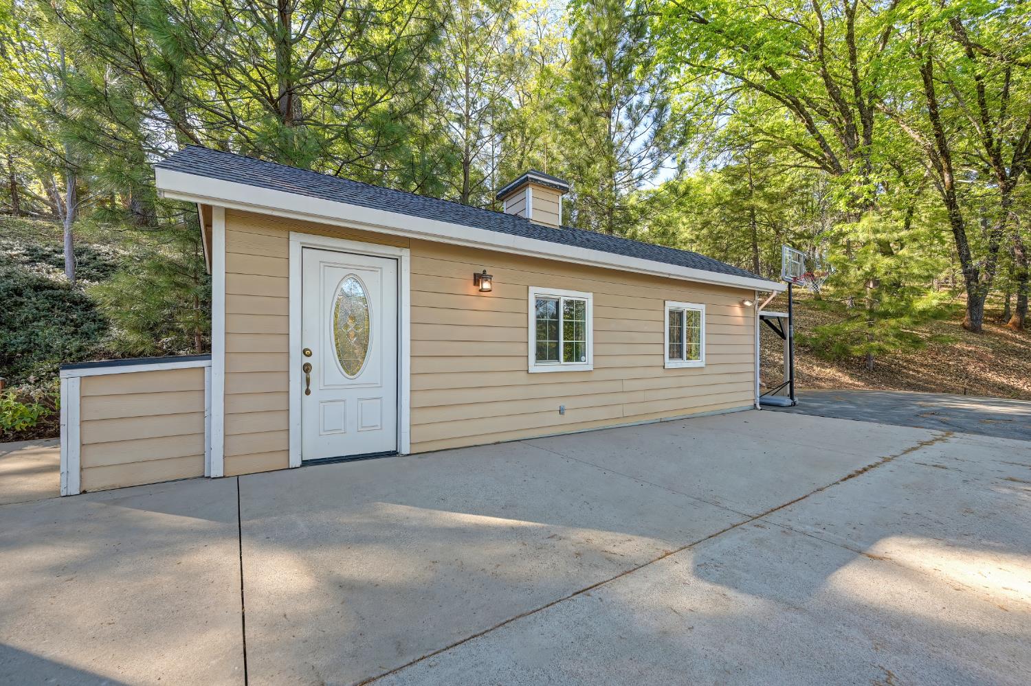 20312 Wolf Creek Road Grass Valley, CA 95949 - Photo 28 of 58