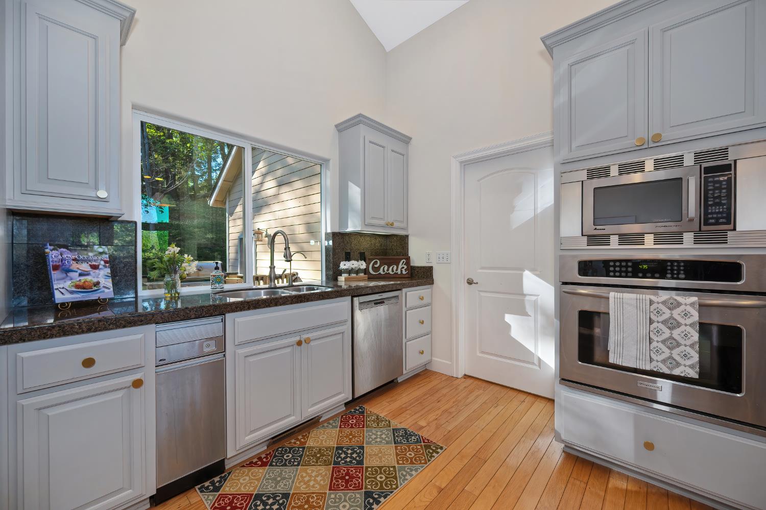 20312 Wolf Creek Road Grass Valley, CA 95949 - Photo 8 of 58