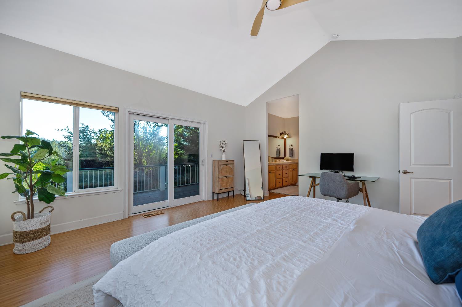 20312 Wolf Creek Road Grass Valley, CA 95949 - Photo 10 of 58