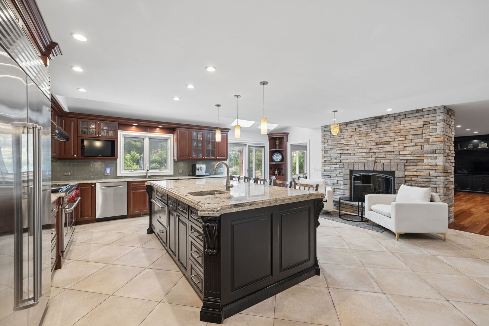 8425 Charleston Drive Burr Ridge, IL 60527 - Photo 12 of 61