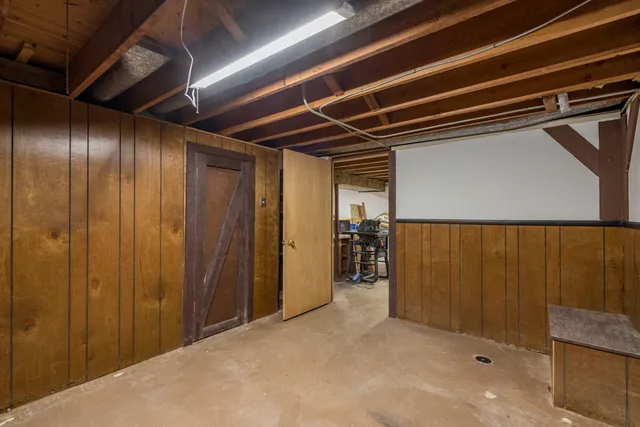 $364,000 | 419 Northgate Road, Lindenhurst, IL 60046