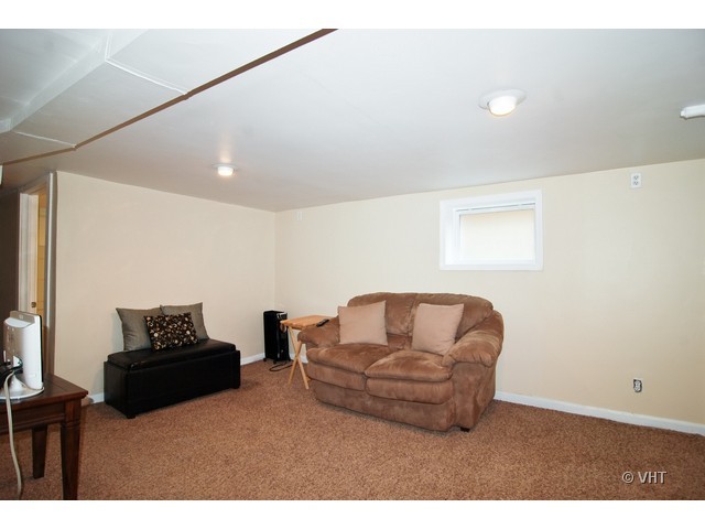 412 Blythe Road Riverside, IL 60546 - Photo 11 of 19