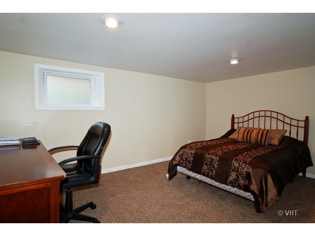 412 Blythe Road Riverside, IL 60546 - Photo 12 of 19