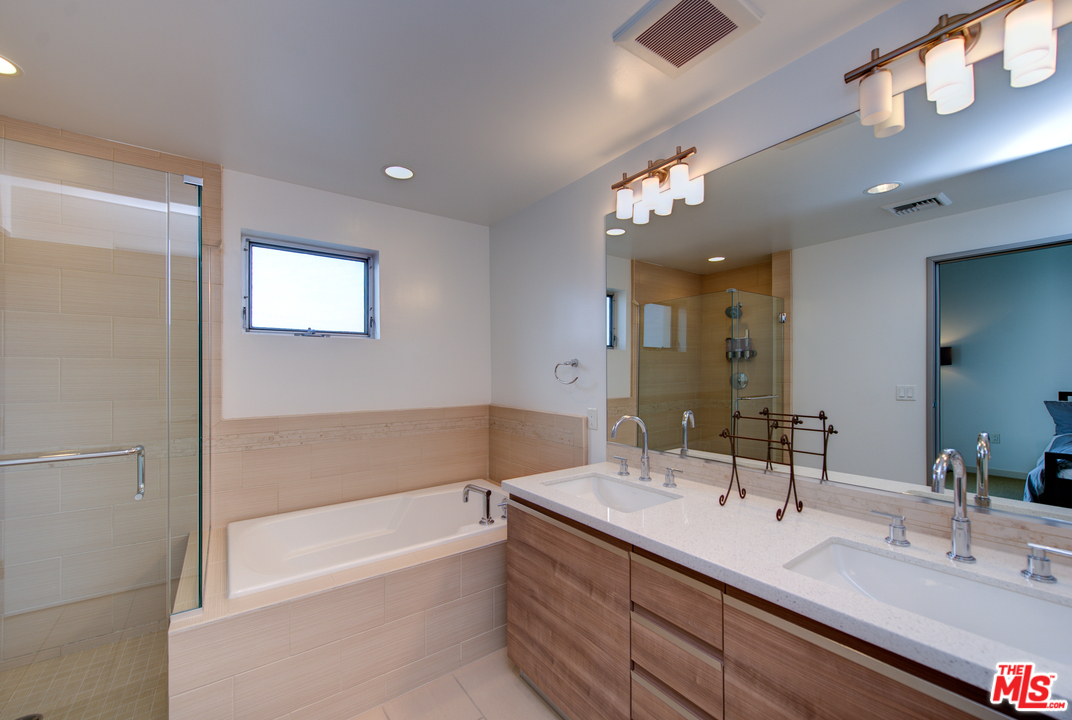 3119 Vía Dolce, Unit 116 Marina del Rey, CA 90292 - Photo 18 of 29