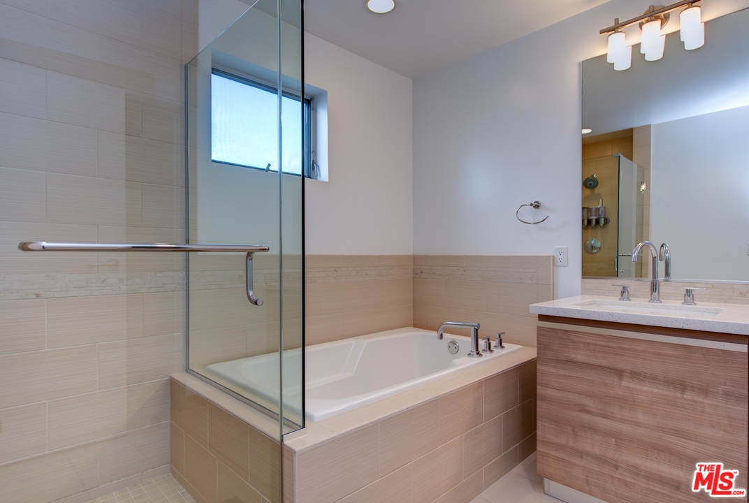 3119 Vía Dolce, Unit 116 Marina del Rey, CA 90292 - Photo 19 of 29