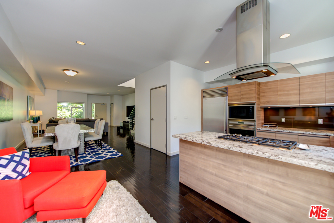 3119 Vía Dolce, Unit 116 Marina del Rey, CA 90292 - Photo 8 of 29