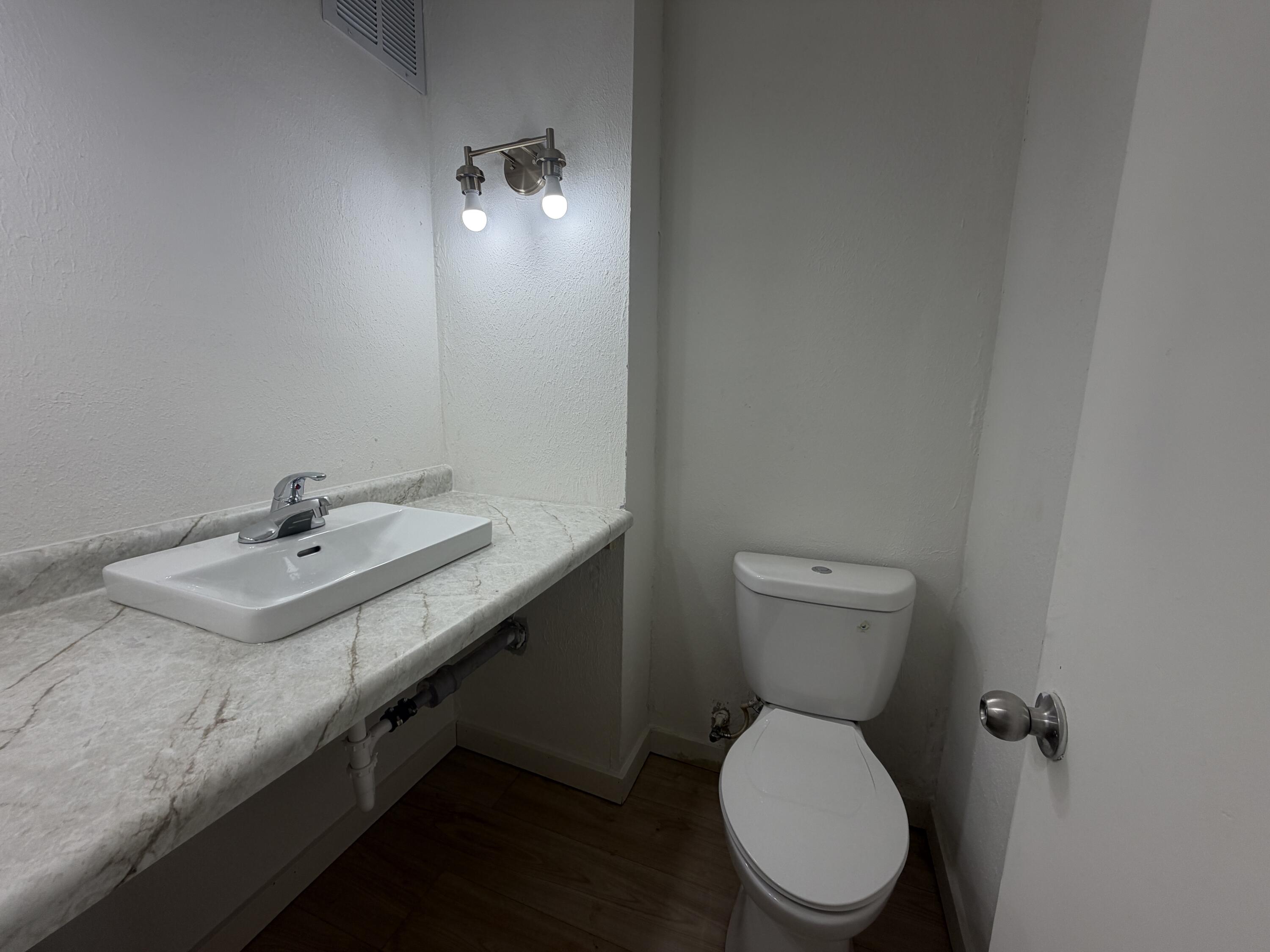 8877 North Swan Road, Unit J Milwaukee, WI 53224 - Photo 15 of 17 Main Bath
