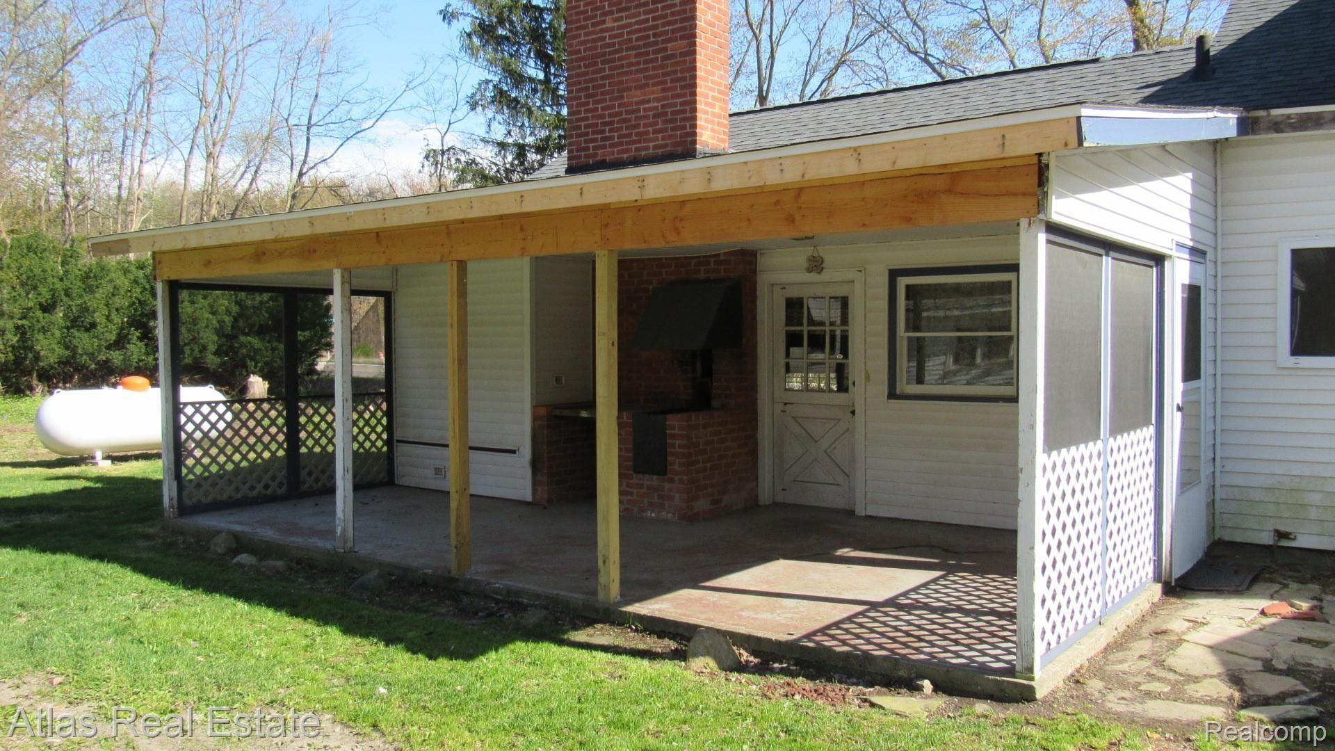 6050 Tripp Road Holly, MI 48442 - Photo 5 of 21 IMG_2277.JPG