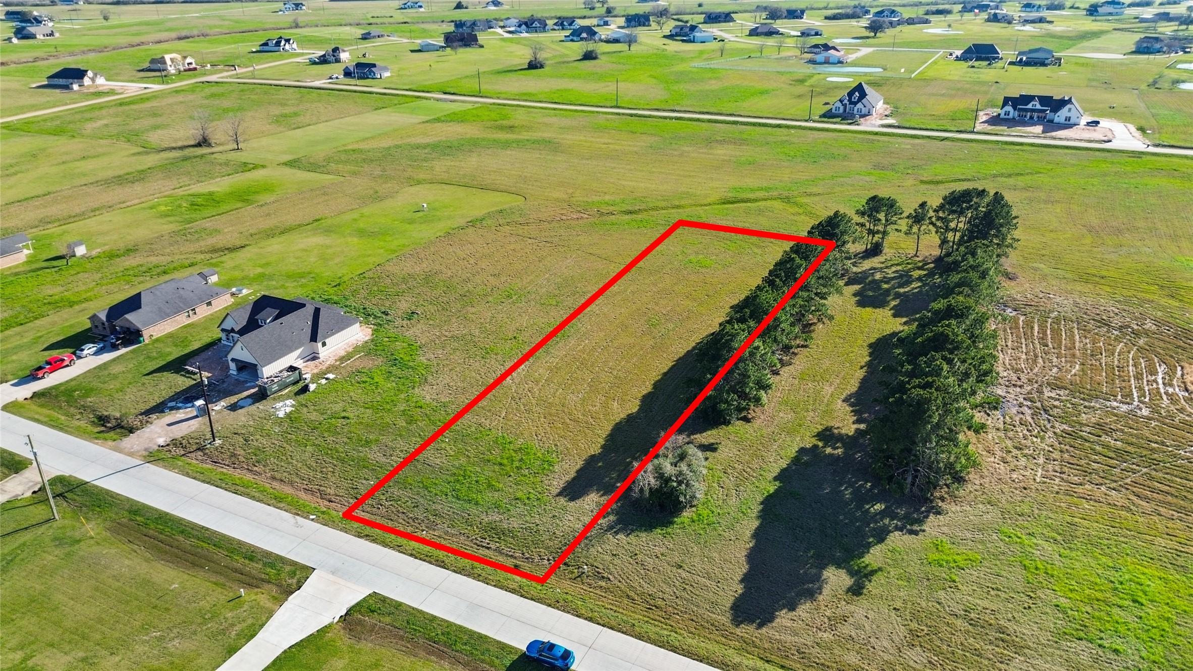 577 Longhorn Trail Angleton, TX 77515 - Photo 4 of 10 a view of an outdoor space and a lake view