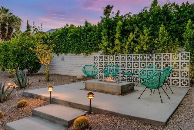 $999,000 | 2097 North Berne Drive, Palm Springs, CA 92262