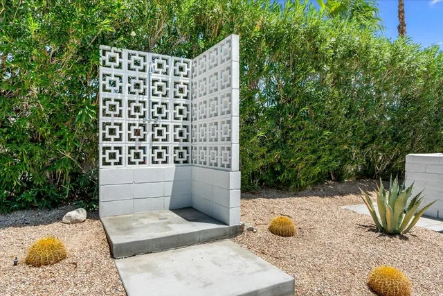 $999,000 | 2097 North Berne Drive, Palm Springs, CA 92262