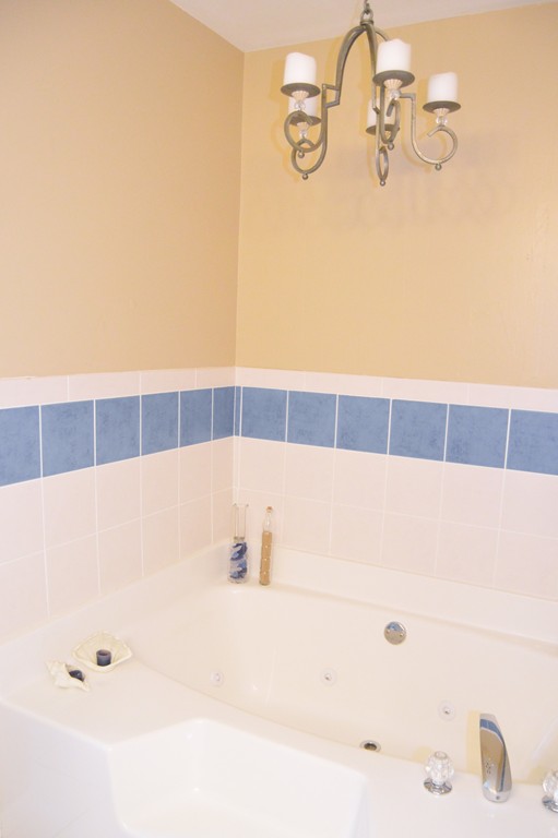 19 Birch Road Cumberland, RI 02864 - Photo 17 of 24 a bathroom with a bathtub