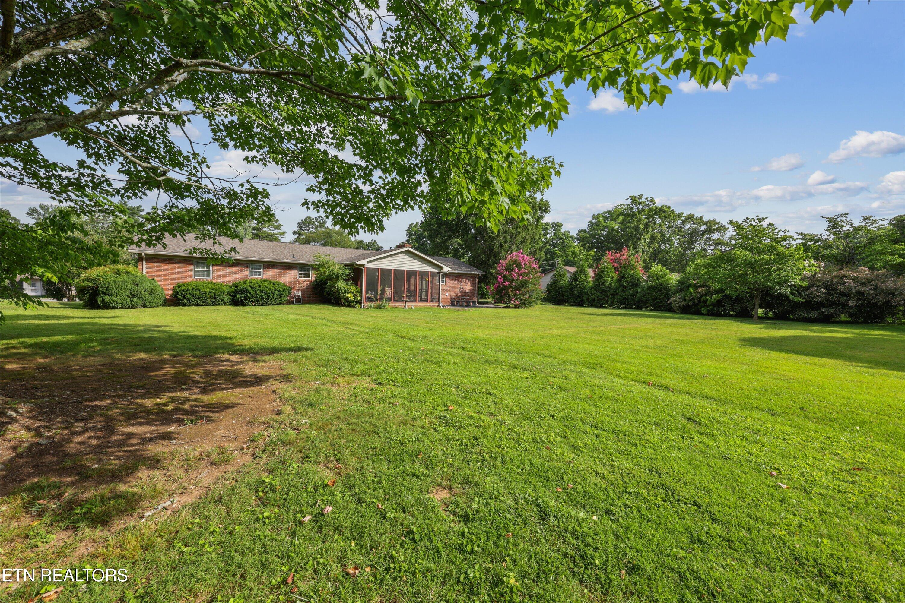 827 West Cunningham Street Alcoa, TN 37701 - Photo 33 of 43 39-827 W Cunningham St38