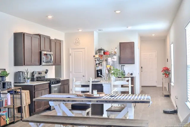 $2,195 | 15535 Cardamom Cove, Von Ormy, TX 78073