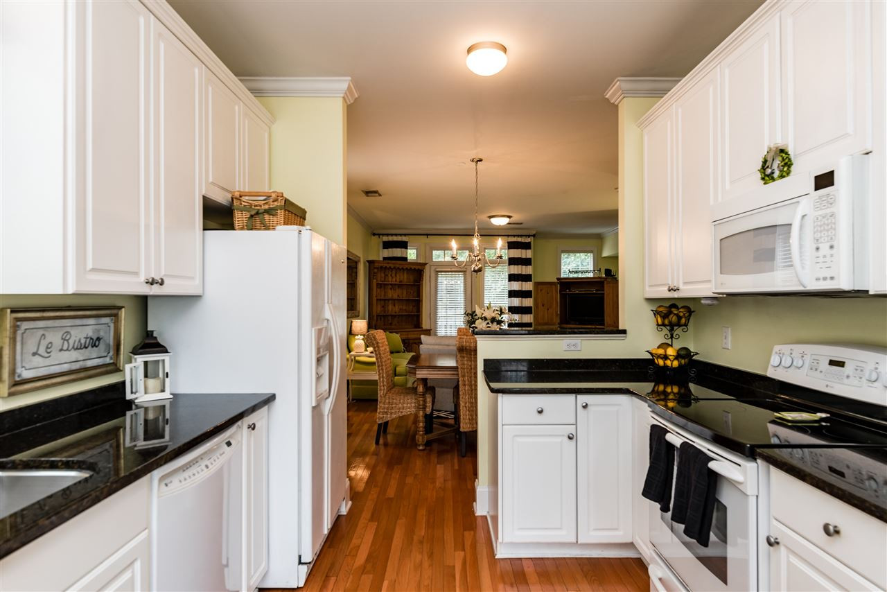 631 Highpark Lane Raleigh, NC 27608 - Photo 4 of 25 Kitchen