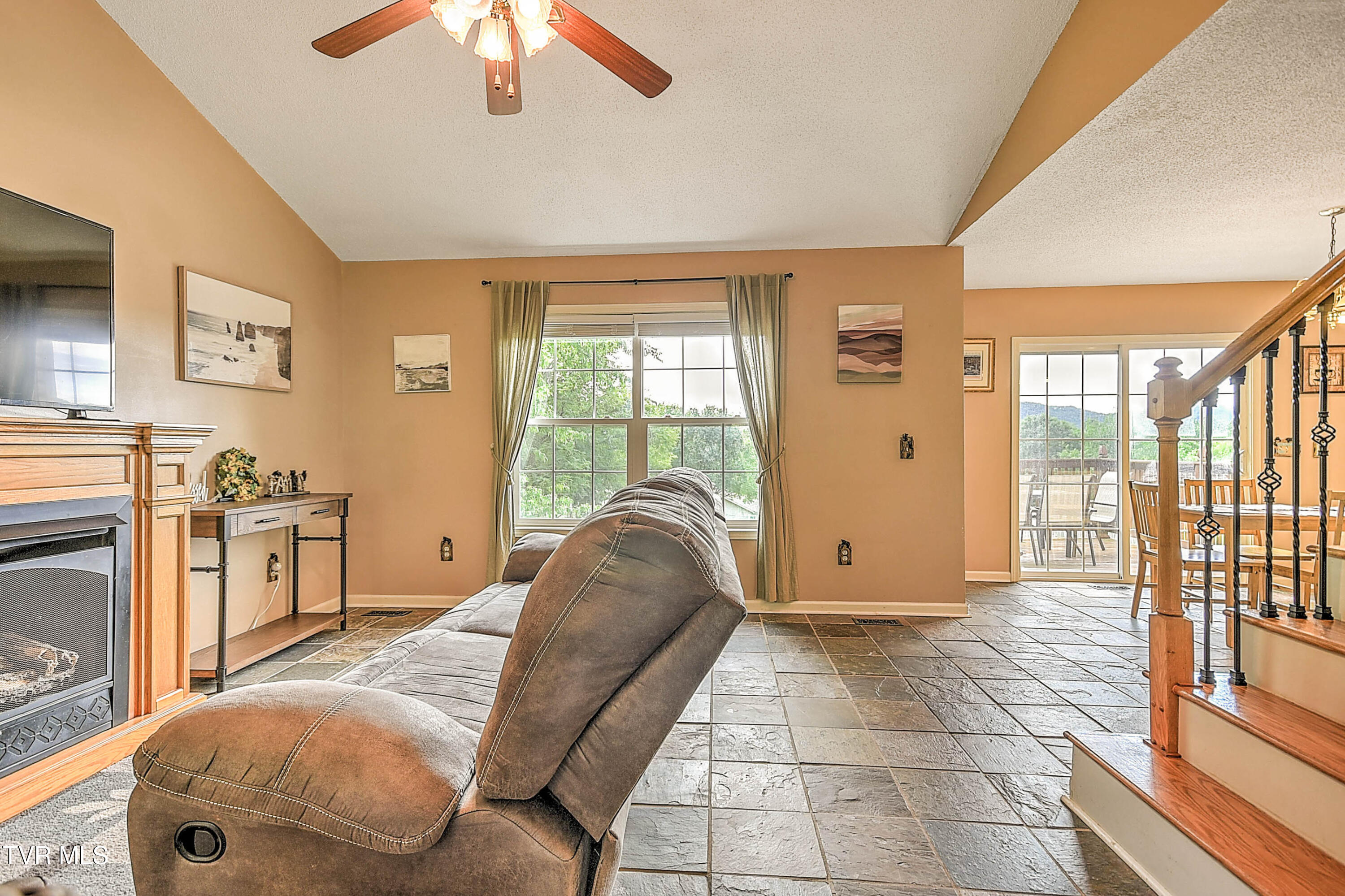 1017 Barber Road Bristol, TN 37620 - Photo 12 of 57 1017 Barber EL-9
