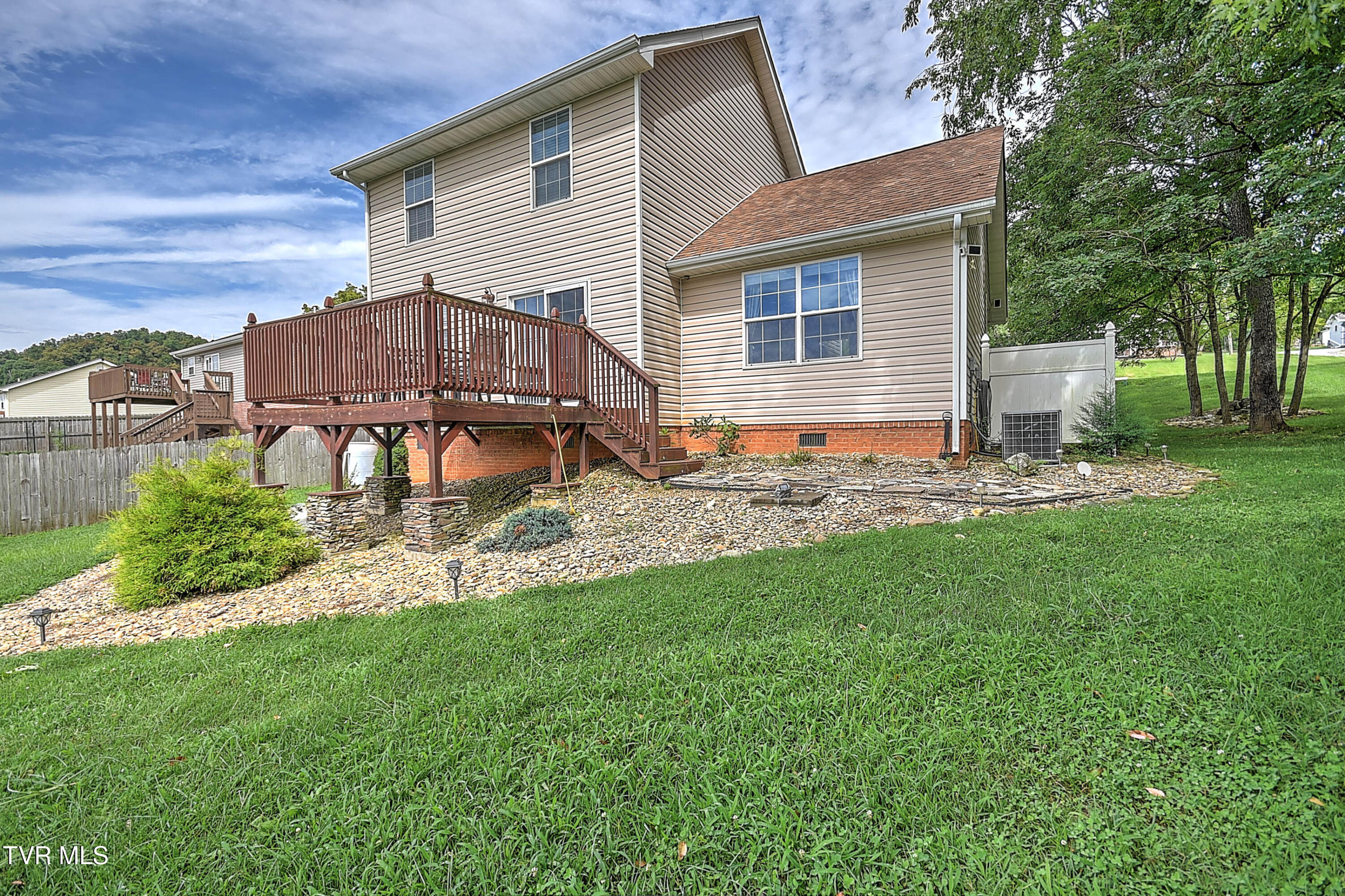 1017 Barber Road Bristol, TN 37620 - Photo 6 of 57 1017 Barber EL-42