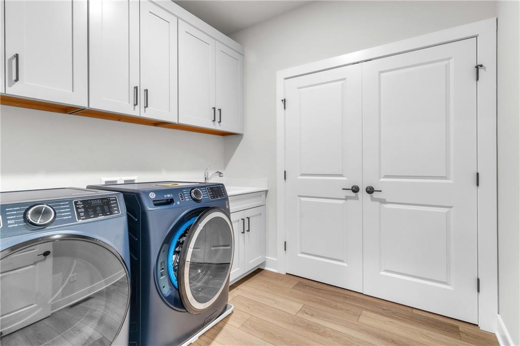 509 High Cresent Road Cranberry Township, PA 16066 - Photo 30 of 37 2nd level laundry
