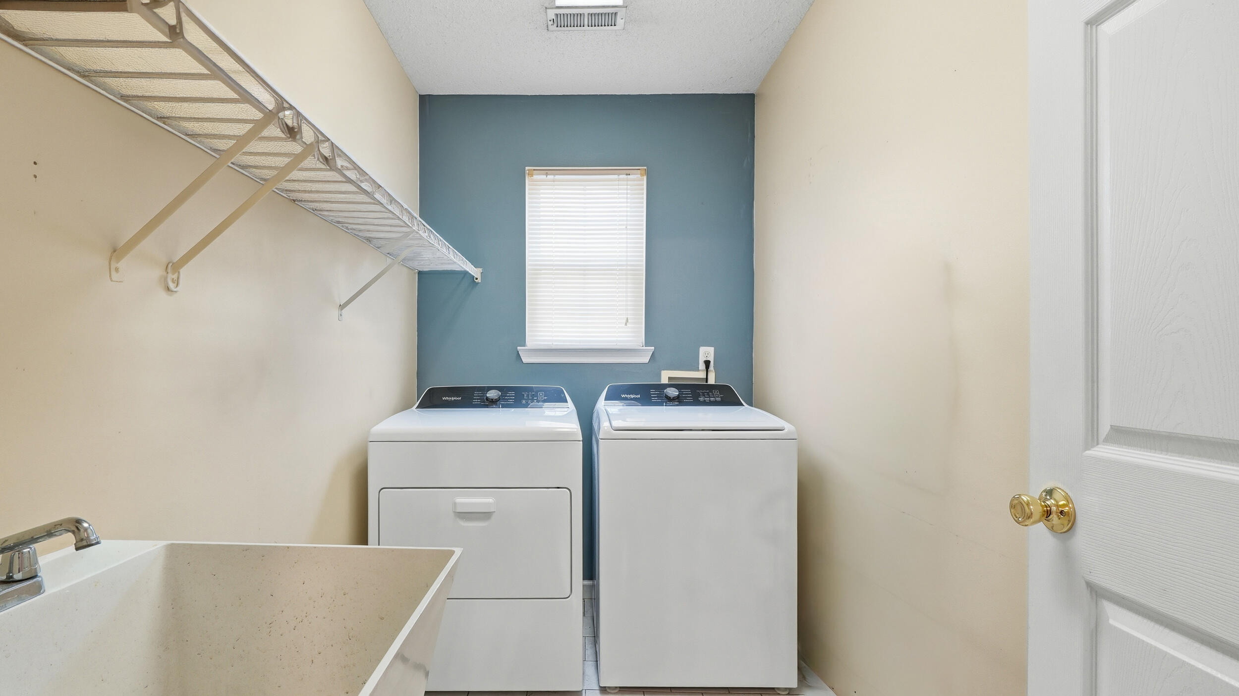 699 Colony Circle Fort Oglethorpe, GA 30742 - Photo 18 of 25 Laundry room