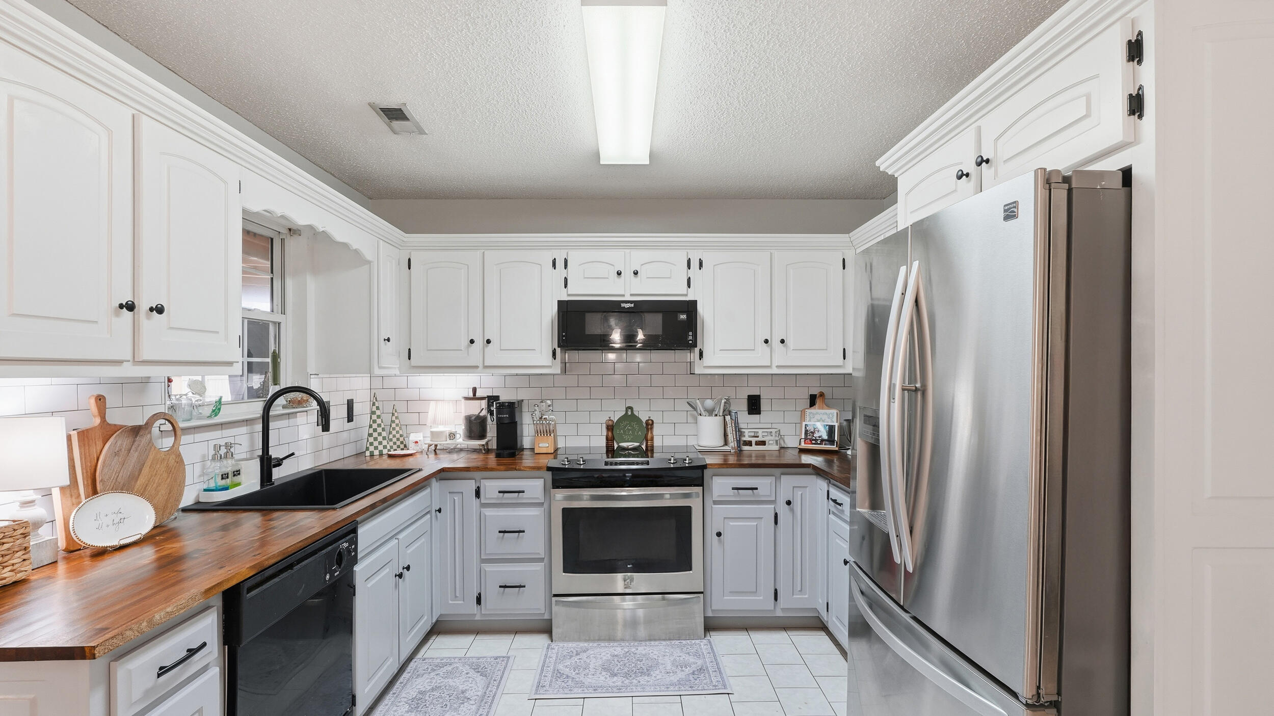 699 Colony Circle Fort Oglethorpe, GA 30742 - Photo 8 of 25 Kitchen