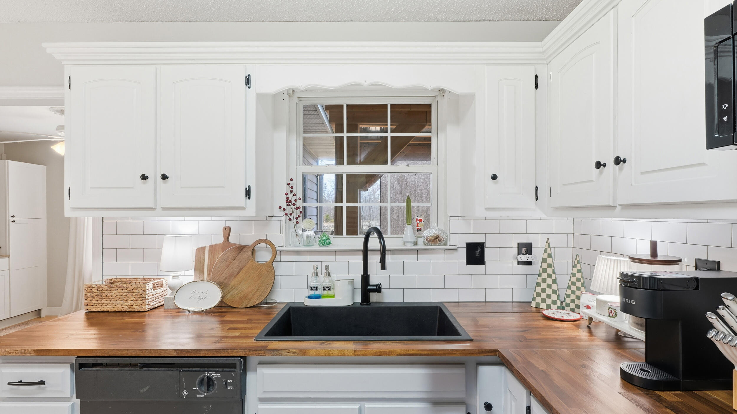 699 Colony Circle Fort Oglethorpe, GA 30742 - Photo 9 of 25 Kitchen