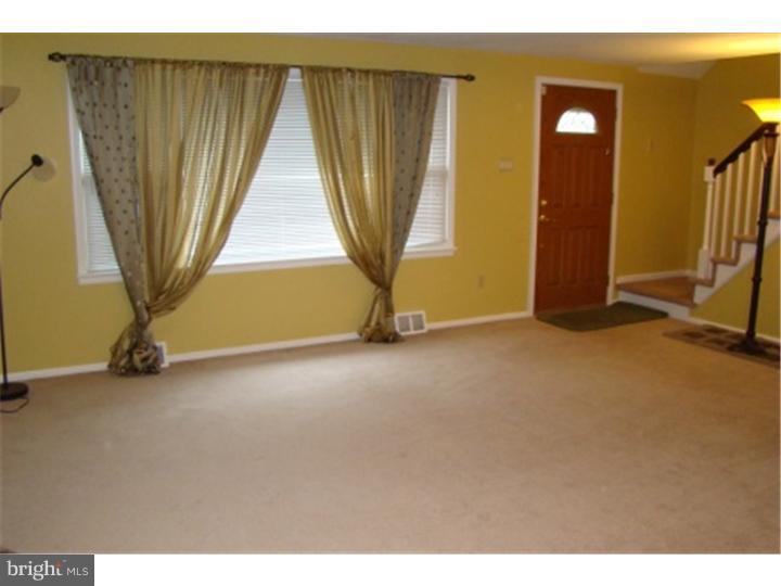 1818 Scott Road Oreland, PA 19075 - Photo 3 of 24 Living Room