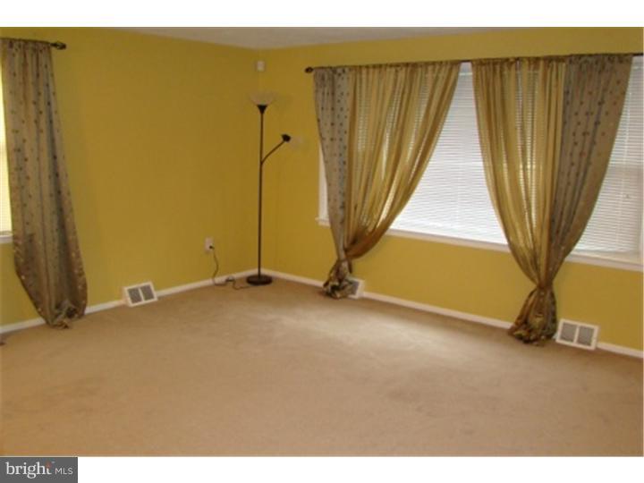 1818 Scott Road Oreland, PA 19075 - Photo 4 of 24 Living Room