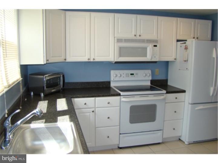 1818 Scott Road Oreland, PA 19075 - Photo 6 of 24 Kitchen