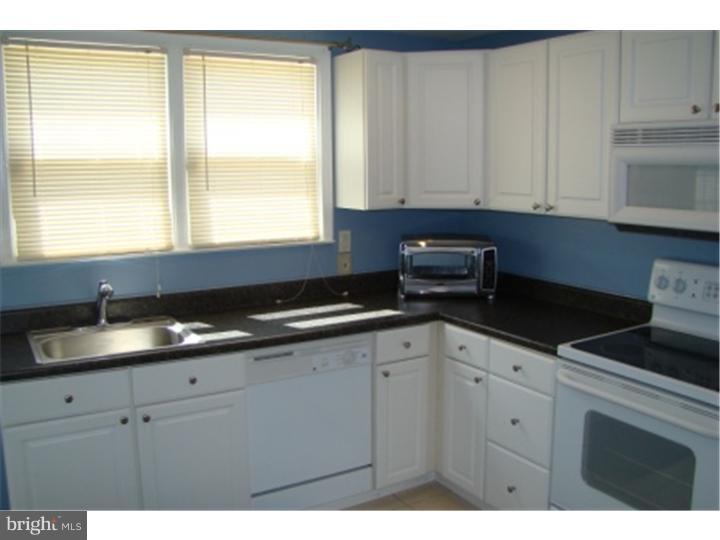 1818 Scott Road Oreland, PA 19075 - Photo 7 of 24 Kitchen