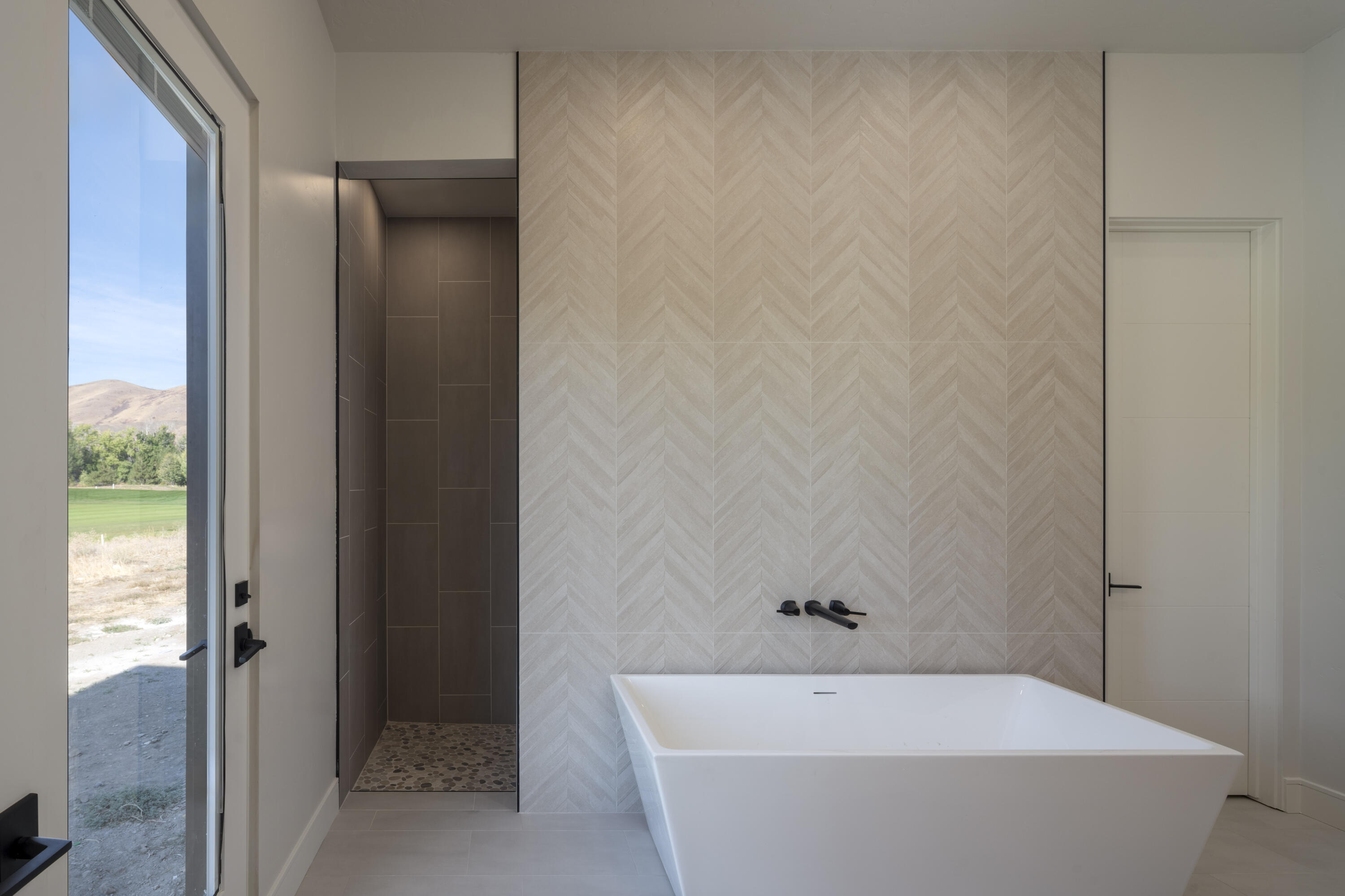 10 Streamside Drive Blaine County, ID 83333 - Photo 17 of 37 Master Soaking Tub