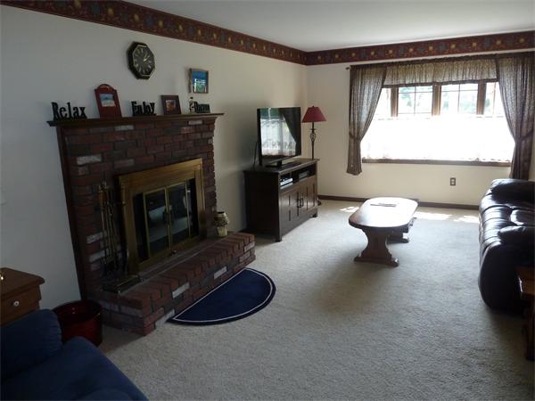 36 Lexington Road Dracut, MA 01826 - Photo 7 of 11 Gallery Image 7